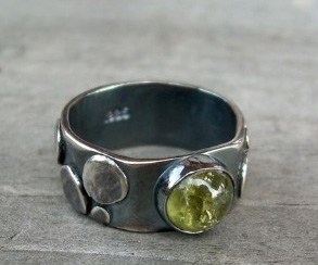 cabochon ring